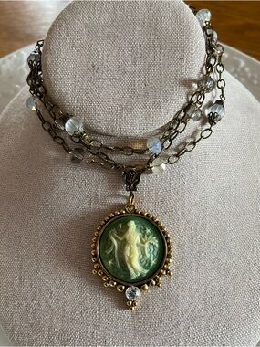 Wedgwood Sage Green Style Vintage 70s Cameo Necklace